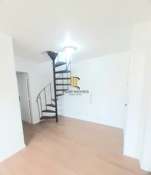 Cobertura em Porto Alegre, no bairro Cristal, com 3 dormitório(s), e 3 banheiros, à venda.