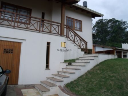 Casa para Venda - 300m², 3 dormitórios, sendo 1 suites, 4 vagas - Vila Nova