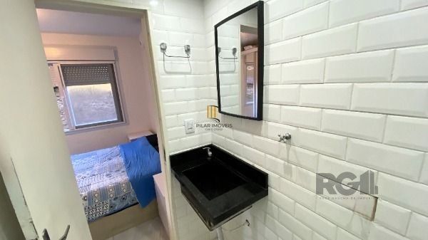Apartamento em Porto Alegre, no bairro Cristal, com 1 dormitório(s), e 1 banheiros, à venda.