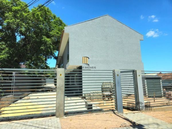 Casa Condominio em Porto Alegre, no bairro Nonoai, com 2 dormitório(s), e 2 banheiros, à venda.