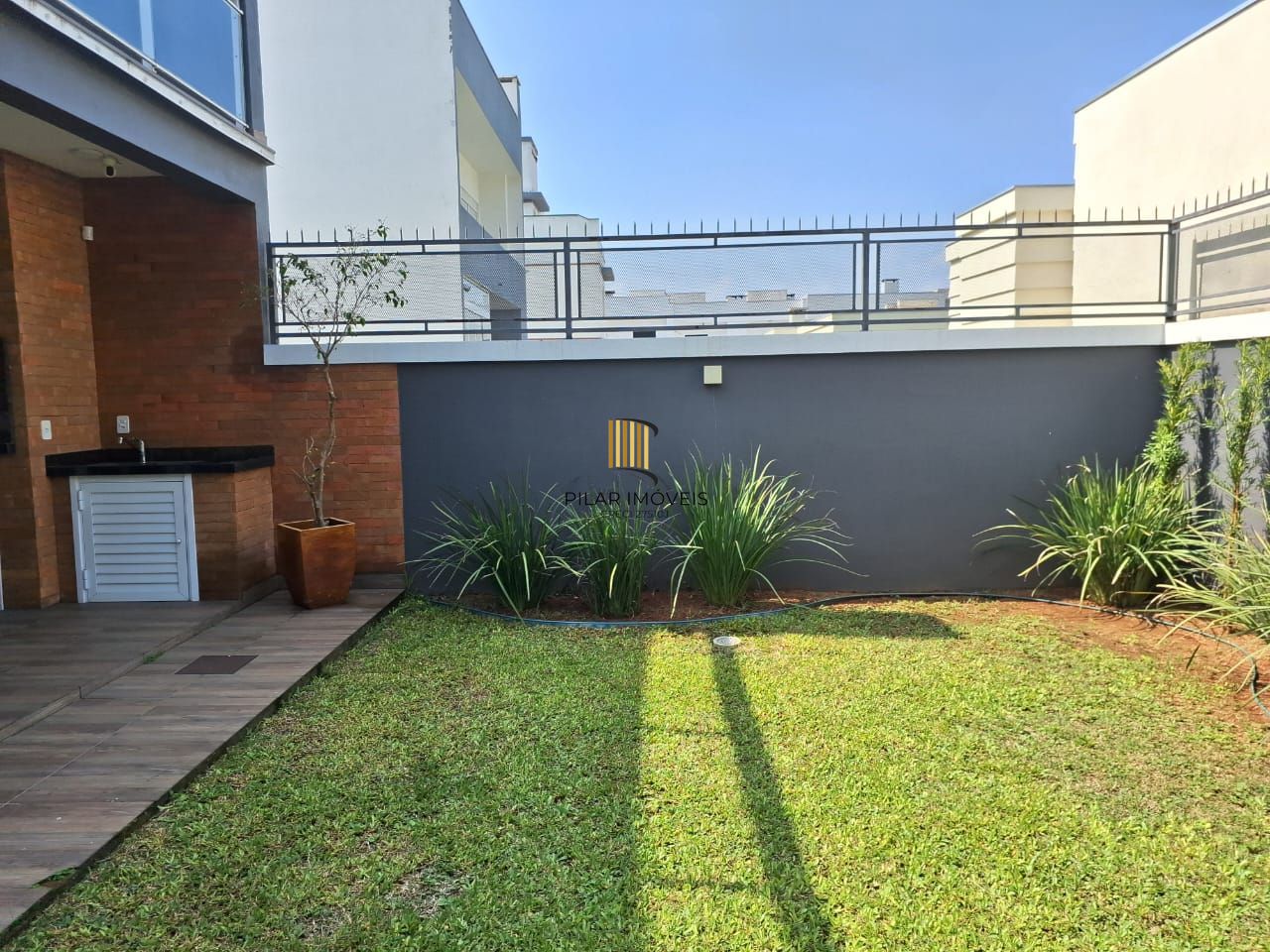 Casa 3 dormitórios no bairro Hípica