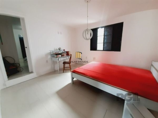 Casa 4 dormitórios no bairro Menino Deus