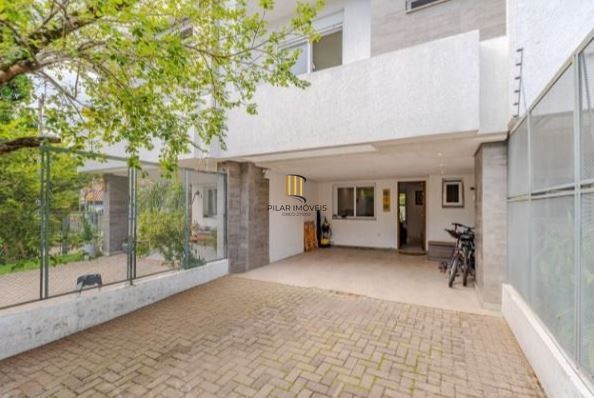 Casa 3 dormitórios no bairro Ipanema