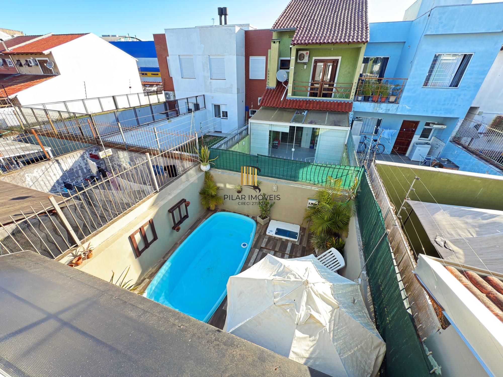 Casa para Venda - 138m², 3 dormitórios, sendo 1 suites, 2 vagas - Hípica