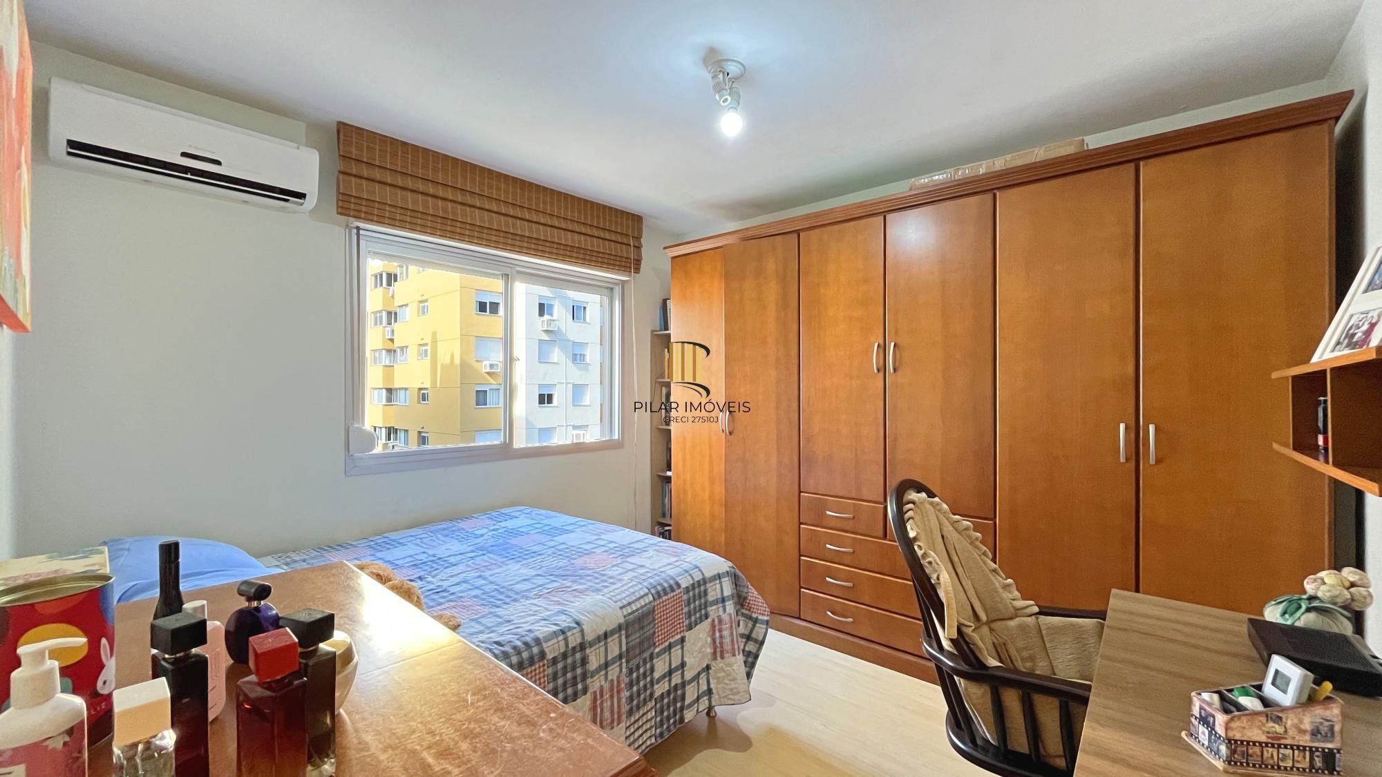 Apartamento 2D, sacada com churrasqueira, elevador e box escriturado