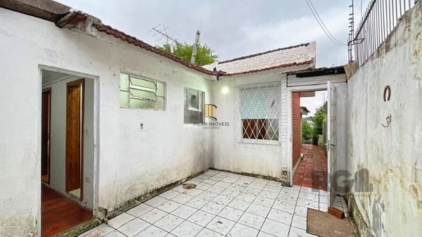 Casa em Porto Alegre, no bairro Cavalhada, com 4 dormitório(s), e 4 banheiros, à venda.