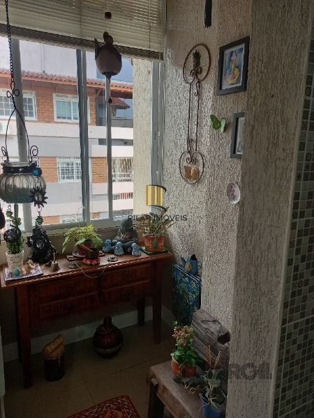 Apartamento em Porto Alegre, no bairro Cavalhada, com 2 dormitório(s), e 2 banheiros, à venda.