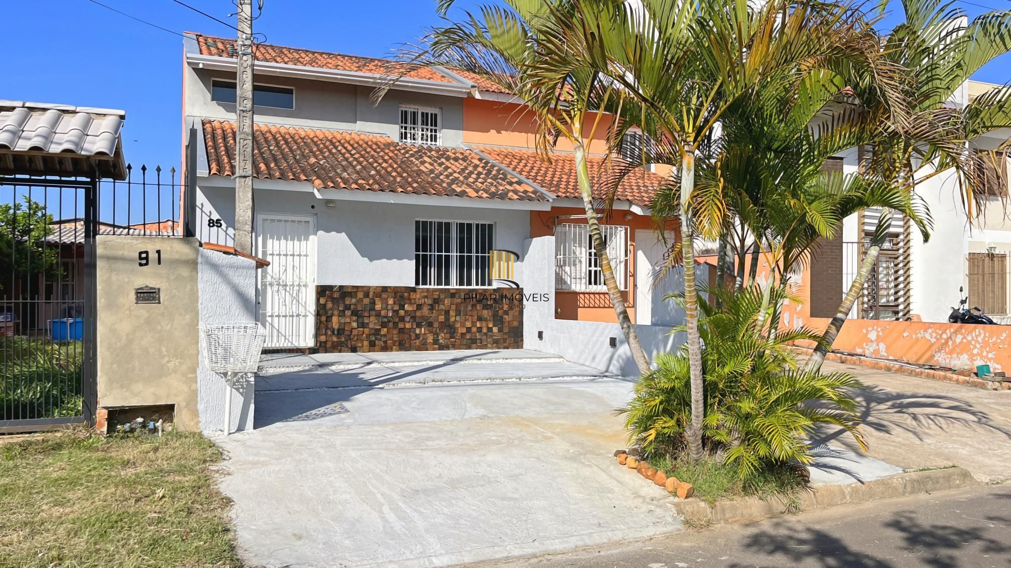 Casa para Venda - 70m², 2 dormitórios, 2 vagas - Hípica