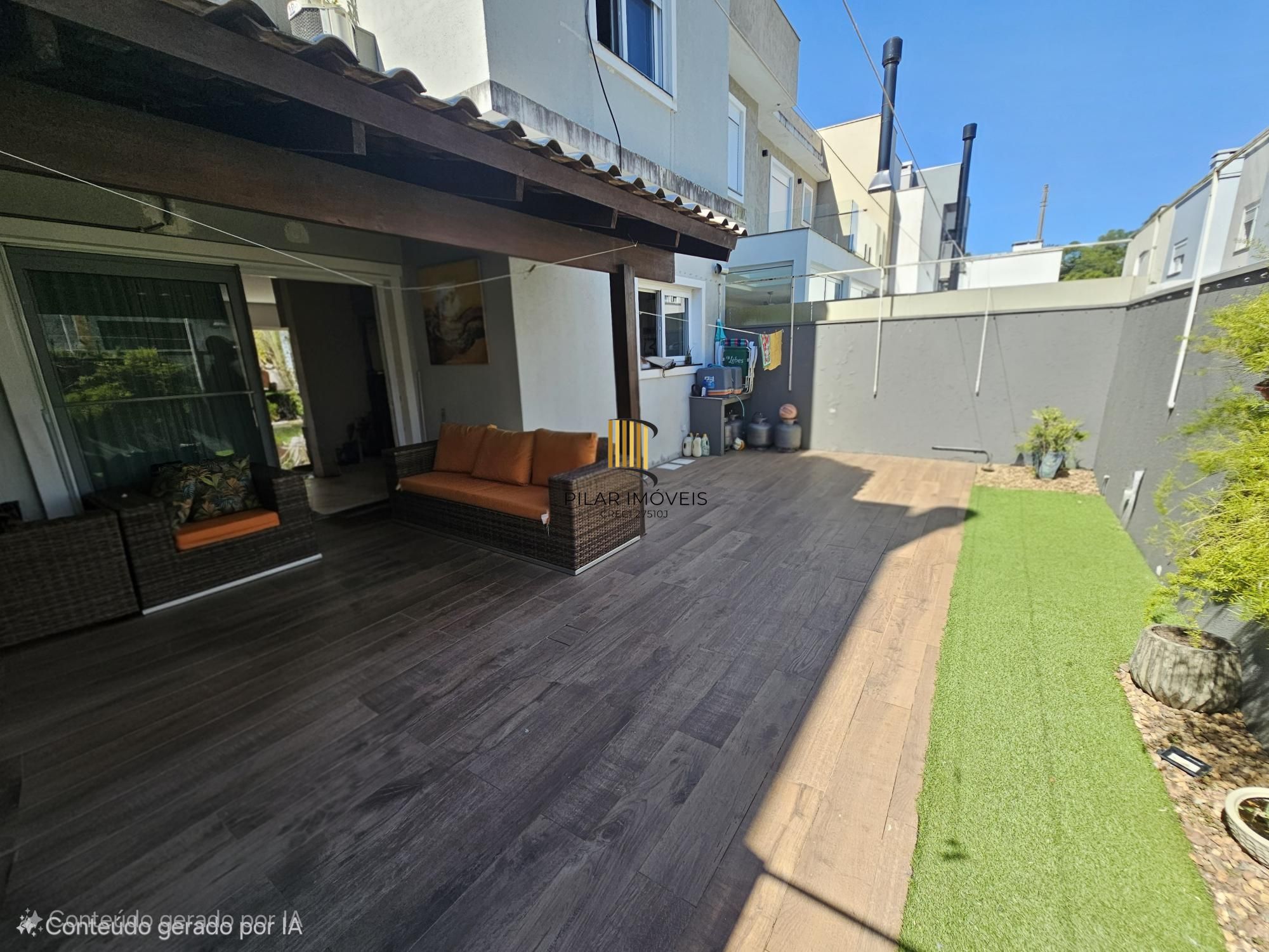 Casa de Condomínio 3 dormitórios no bairro Hípica