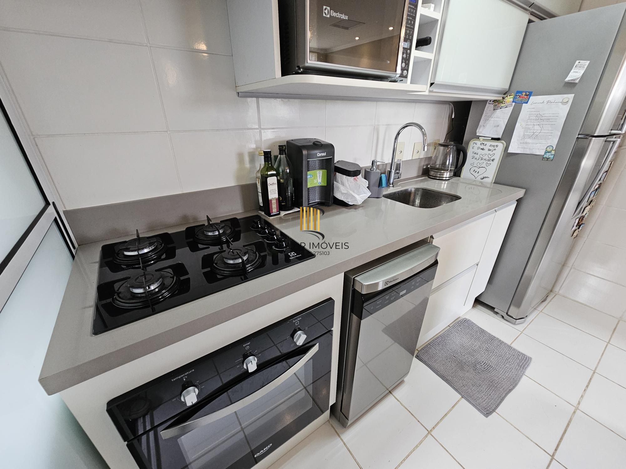 Lindo apartamento 2 dorm com suite e churrasqueira no bairro Cristal!