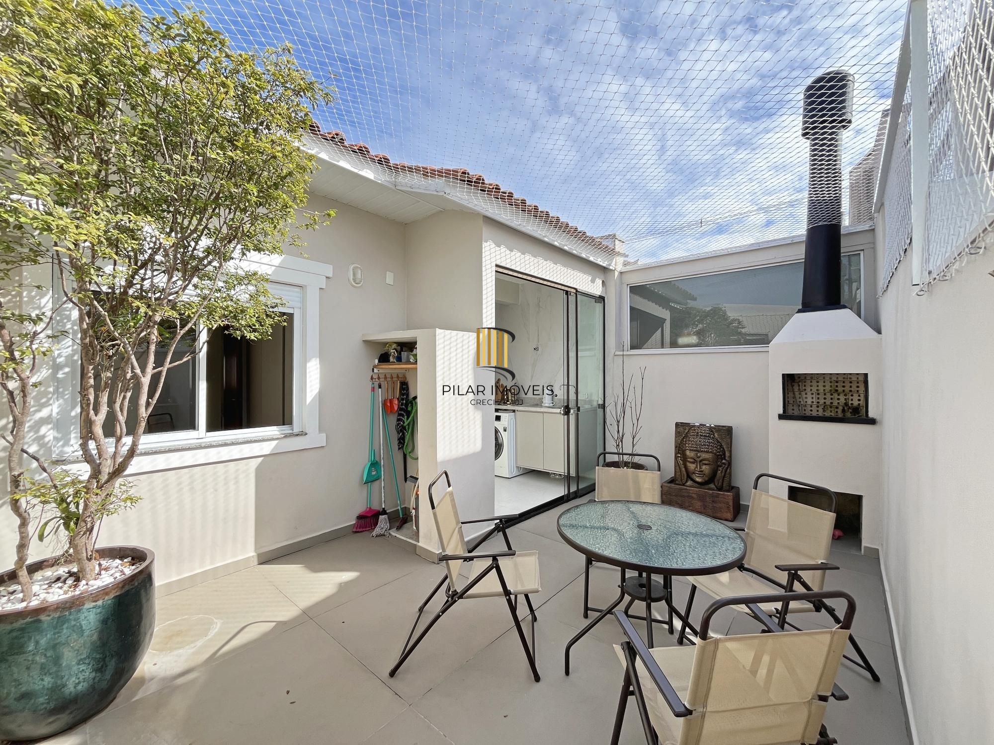 Casa de Condomínio 2 dormitórios no bairro Hípica