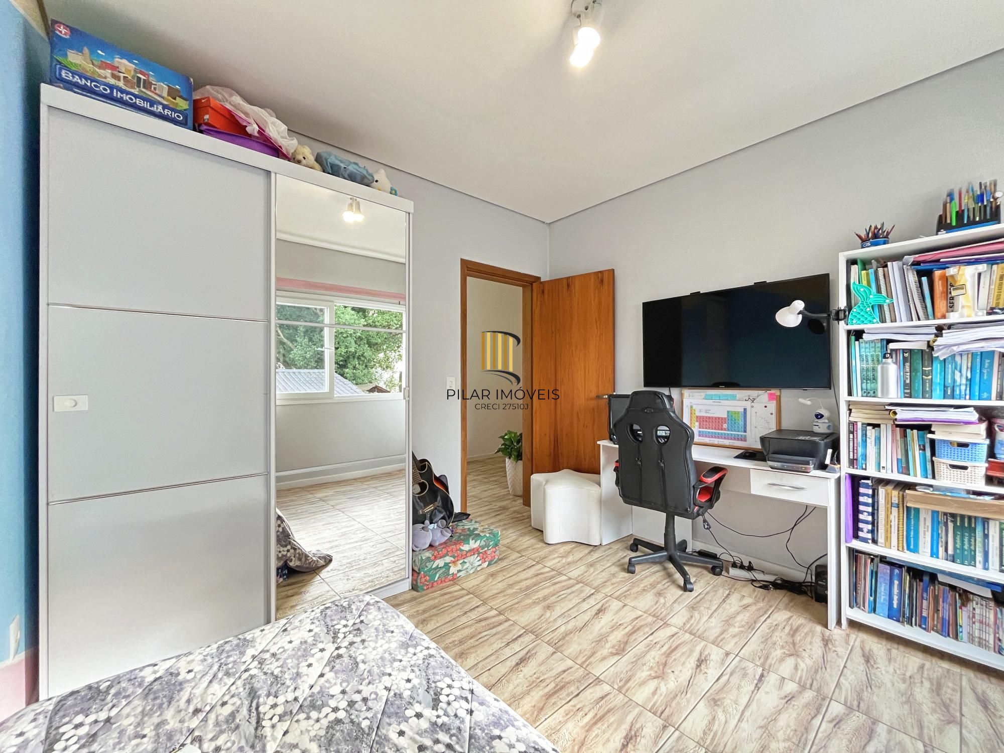 Casa 4 dormitórios no bairro Hípica