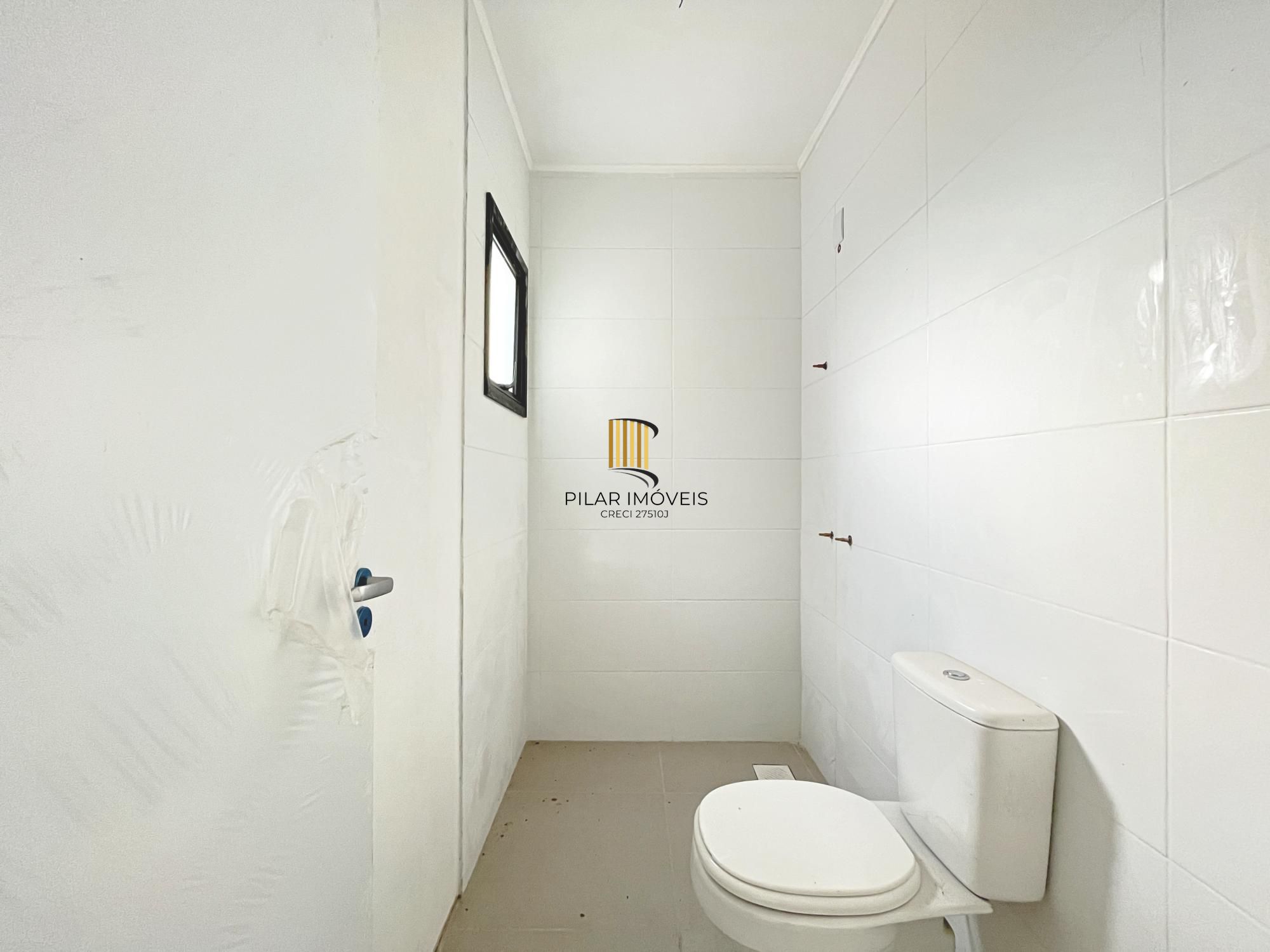 Casa em Porto Alegre, no bairro Hípica, com 2 dormitório(s), e 2 banheiros, à venda.