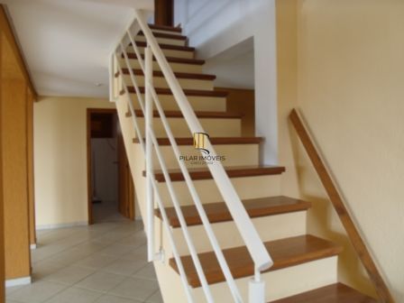 Casa para Venda - 300m², 3 dormitórios, sendo 1 suites, 4 vagas - Vila Nova