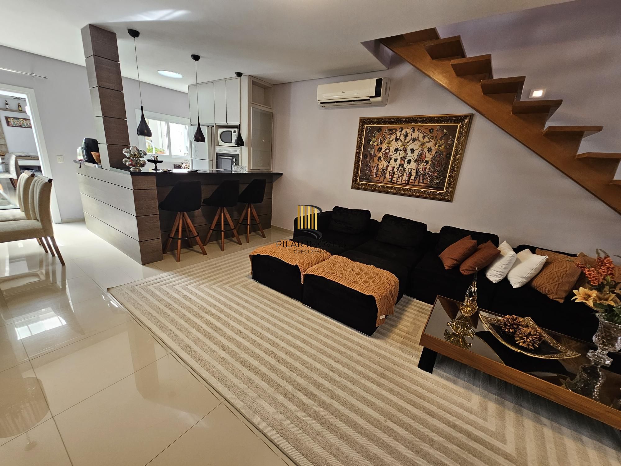 Casa 3 dormitórios no bairro Hípica