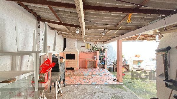 Predio em Porto Alegre, no bairro Hípica, e 0 banheiros, à venda.