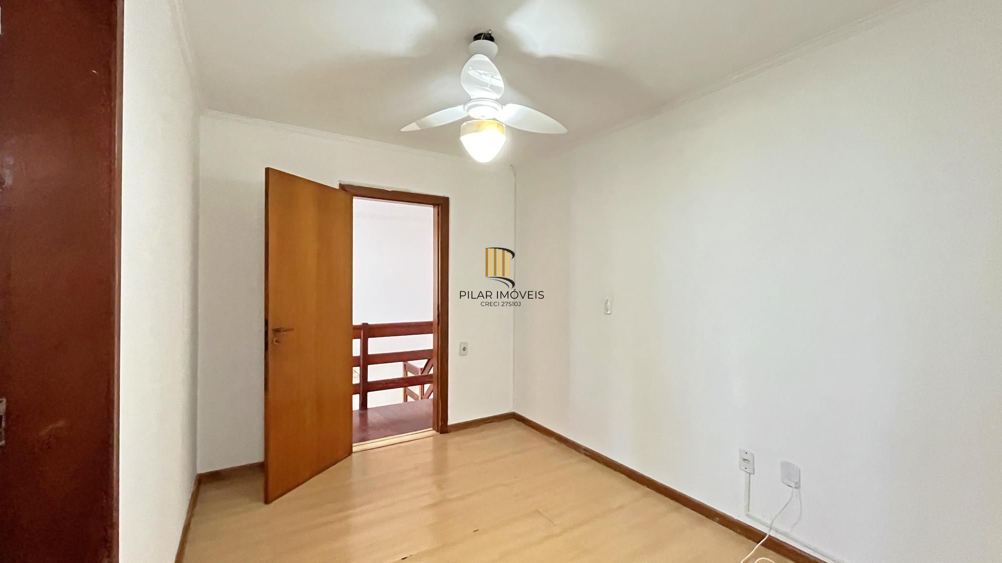 Casa 5 dormitórios no bairro Ipanema