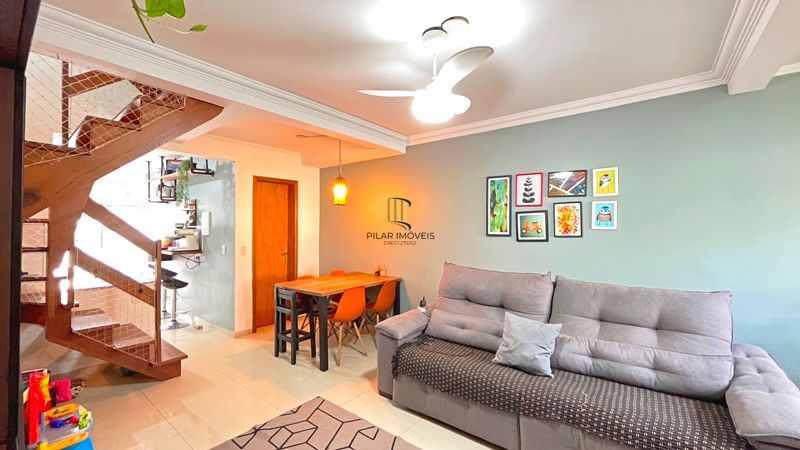 Casa 2 dormitórios no bairro Guarujá