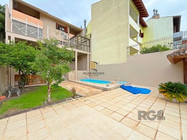 Casa 3 dormitórios no bairro Nonoai