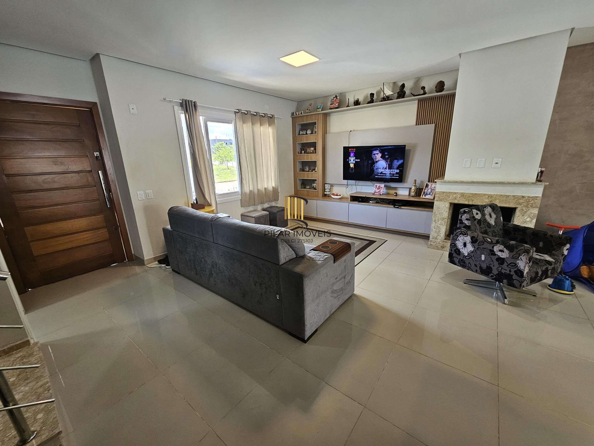 Lindo sobrado com 3 suítes  e piscina aquecida no Residencial lagos de Ipanema !