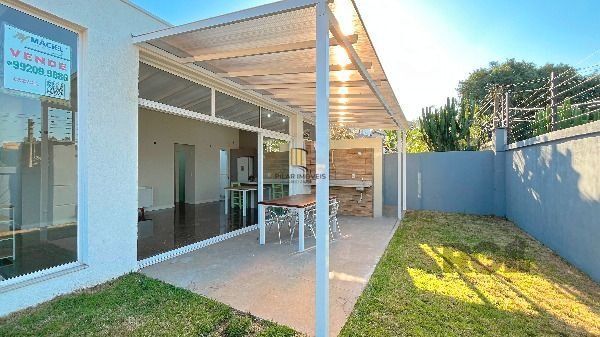 Casa Condominio em Porto Alegre, no bairro Hípica, com 3 dormitório(s), e 3 banheiros, à venda.