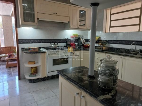 Casa para Venda - 200m², 4 dormitórios, sendo 1 suites, 4 vagas - Ipanema