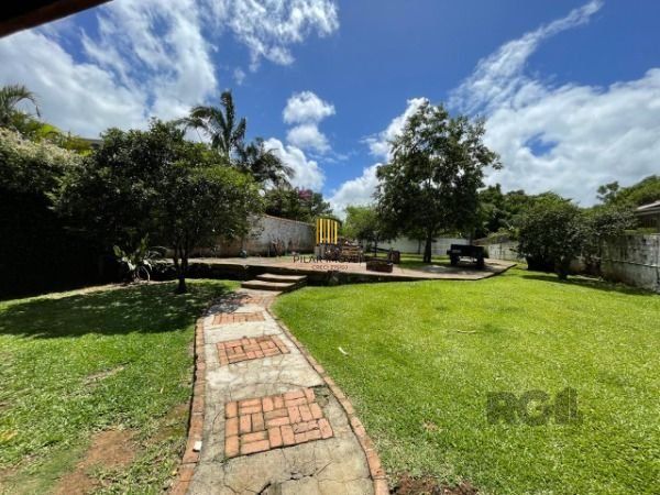 Casa 2 dormitórios no bairro Hípica