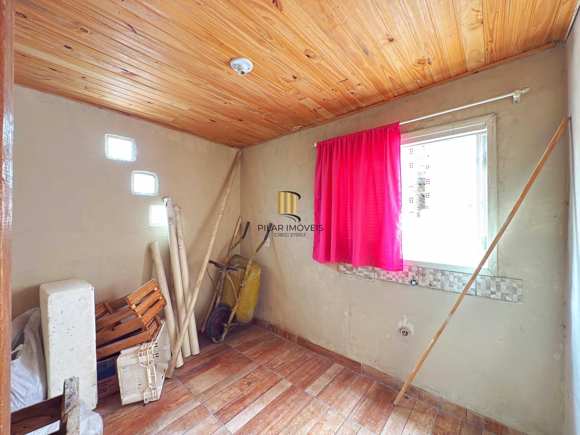 Casa 3 dormitórios no bairro Restinga