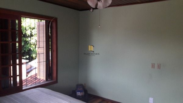 Casa em Porto Alegre, no bairro Aberta dos Morros, com 4 dormitório(s), e 4 banheiros, à venda.