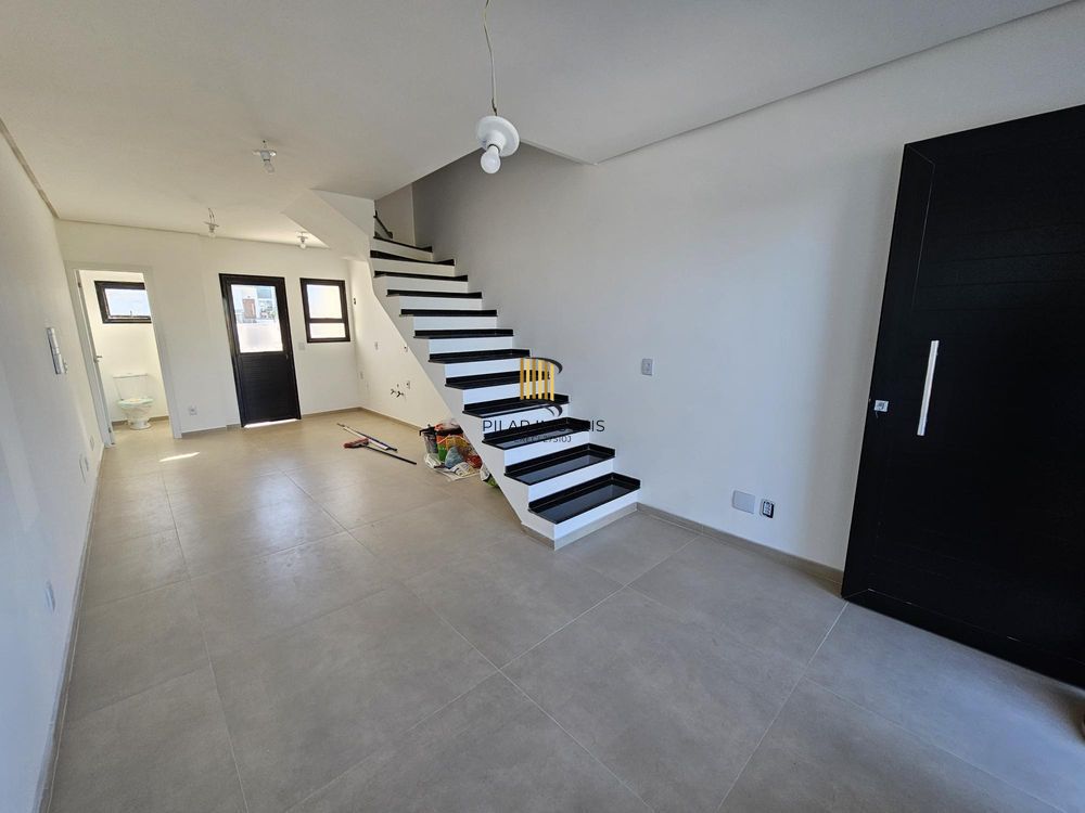Casa 2 dormitórios no bairro Hípica