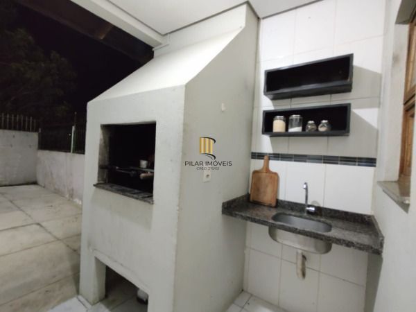 Casa 2 dormitórios no bairro Hípica