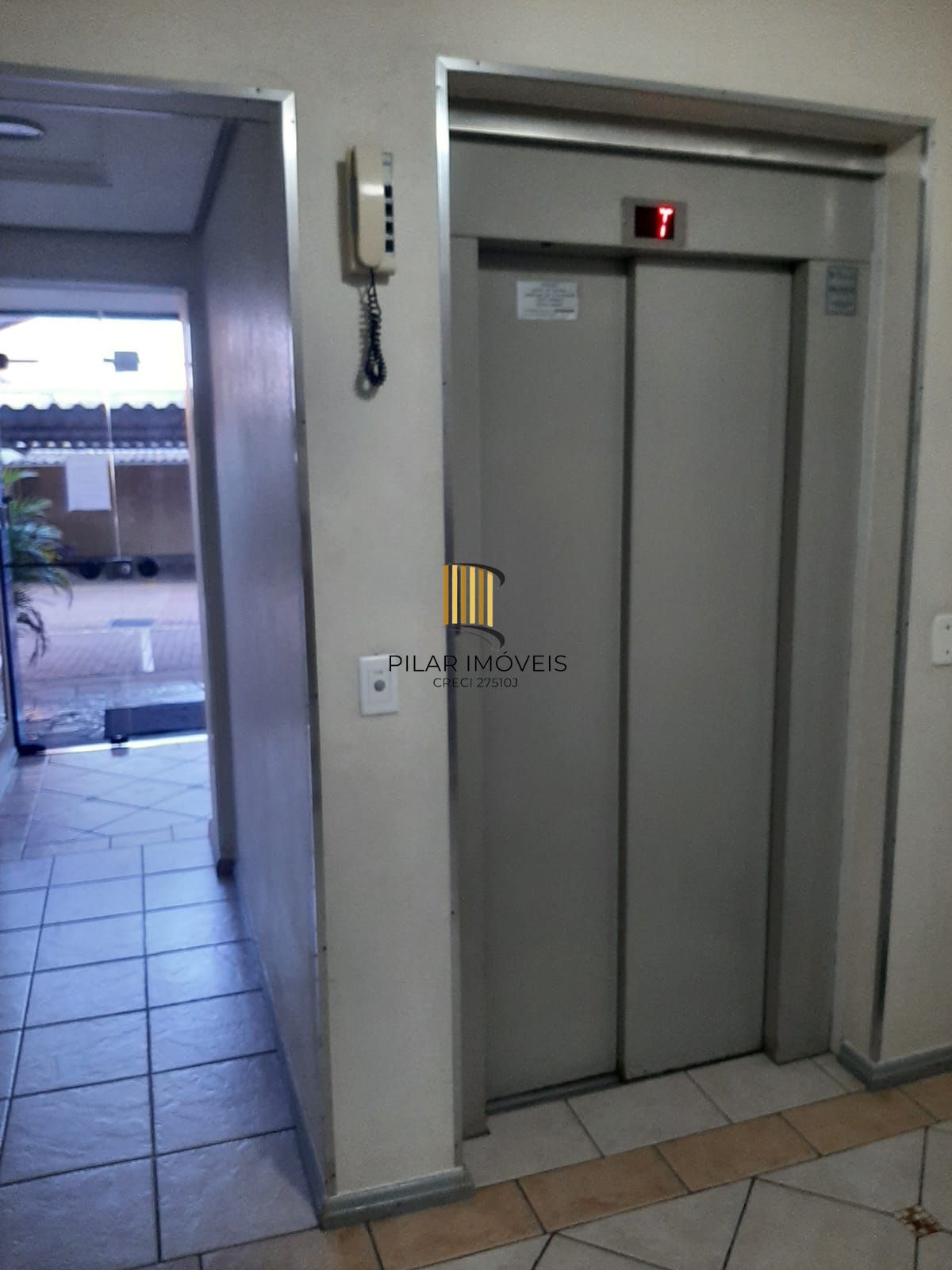 Apartamento 2 dormitórios no bairro Cavalhada