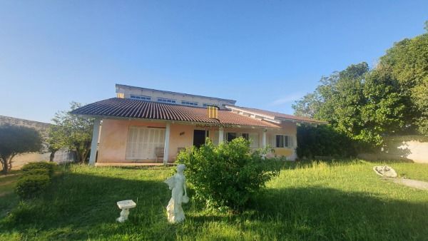 Casa em Porto Alegre, no bairro Vila Nova, com 3 dormitório(s), e 3 banheiros, à venda. - Pilar Imóveis