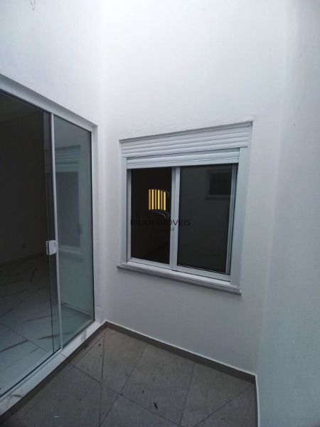 Casa em Porto Alegre, no bairro Belém Novo, com 3 dormitório(s), e 3 banheiros, à venda.