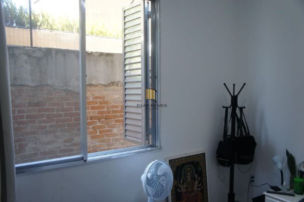 Apartamento em Porto Alegre, no bairro Centro Histórico, com 2 dormitório(s), e 2 banheiros, à venda.