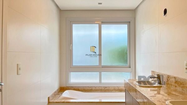 Casa Condominio para Venda - 364m², 3 dormitórios, sendo 3 suites, 2 vagas - Pedra Redonda