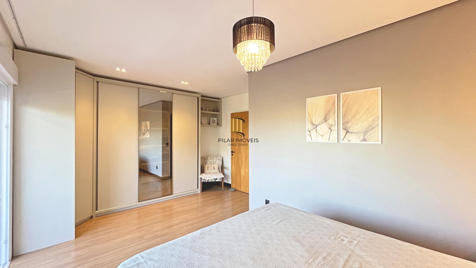 Casa à venda com 174m², 3 dormitórios, 3 suítes, 2 vagas, no bairro Hípica em Porto Alegre