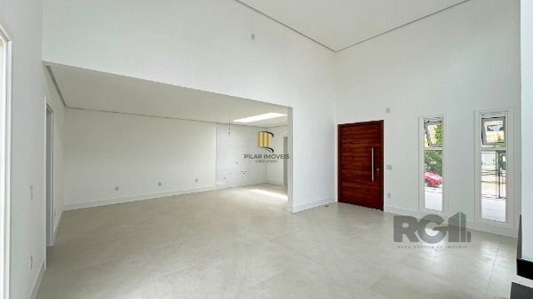 Casa em Porto Alegre, no bairro Ipanema, com 3 dormitório(s), à venda.