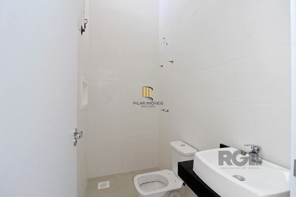 Casa Condominio em Porto Alegre, no bairro Hípica, com 3 dormitório(s), e 3 banheiros, à venda.