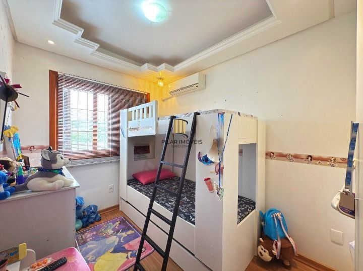 Casa de Condomínio 3 dormitórios no bairro Hípica