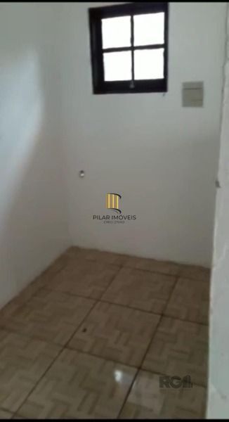 Casa em Porto Alegre, no bairro Hípica, com 2 dormitório(s), e 2 banheiros, à venda.