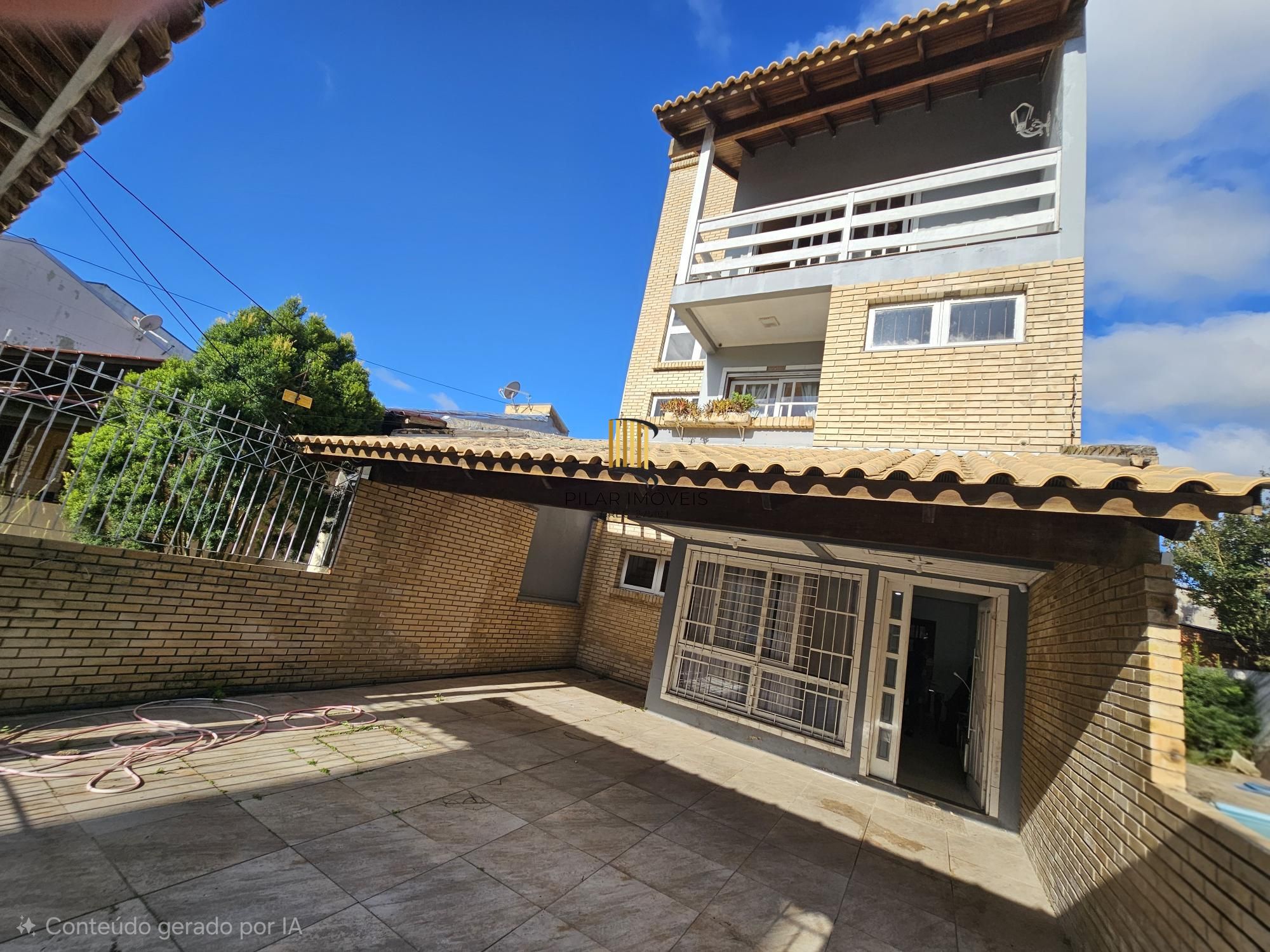 Casa com piscina para Venda - 189.91m², 3 dormitórios, sendo 1 suítes, 2 vagas - Hípica