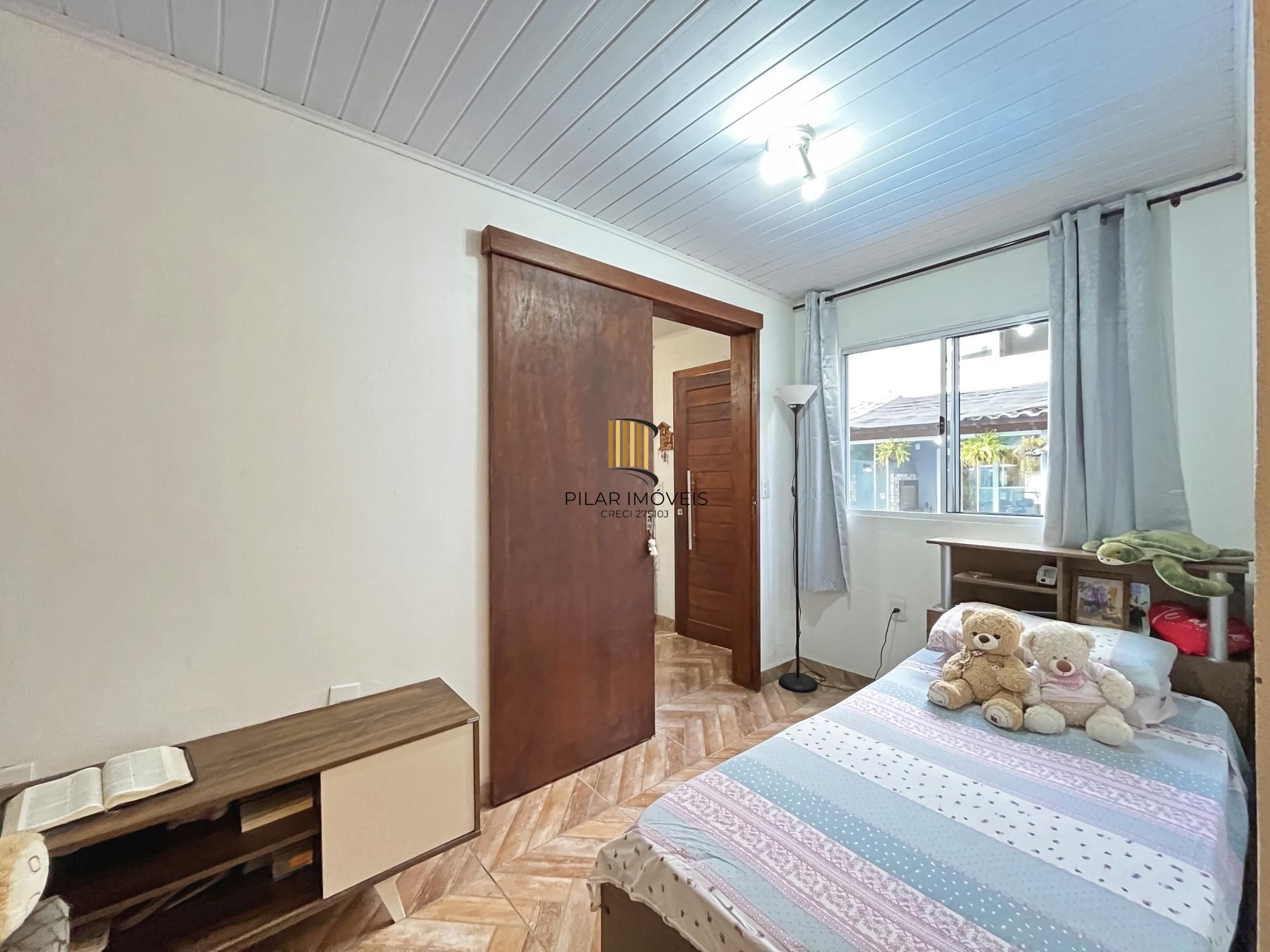Casa 4 dormitórios no bairro Hípica
