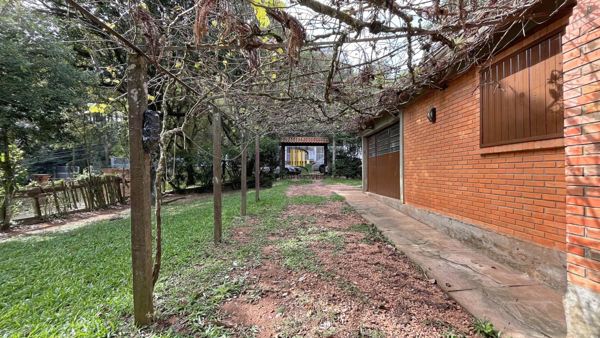 Casa 1 dormitório no bairro Hípica