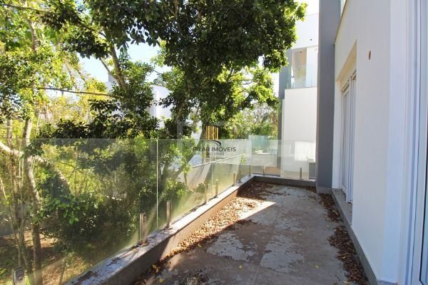 Casa Condominio para Venda - 364m², 3 dormitórios, sendo 3 suites, 2 vagas - Pedra Redonda