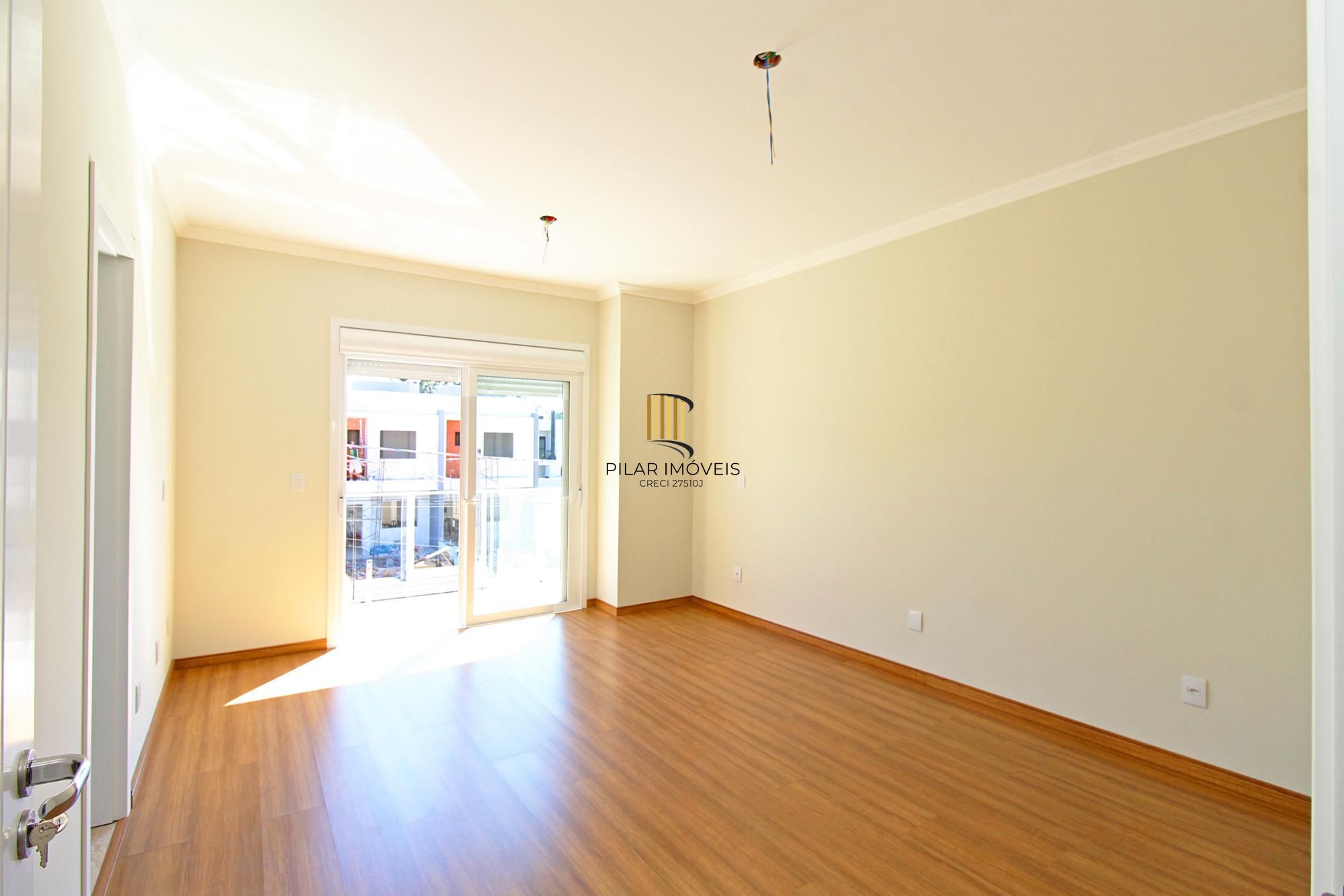 Casa em Porto Alegre, no bairro Hípica, com 3 dormitório(s), e 3 banheiros, à venda.