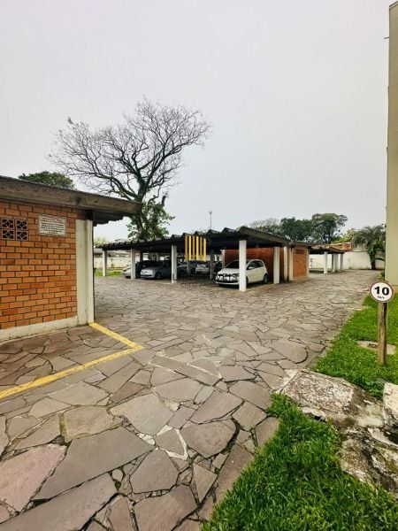 Apartamento em Porto Alegre, no bairro Cristal, com 2 dormitório(s), e 2 banheiros, à venda.