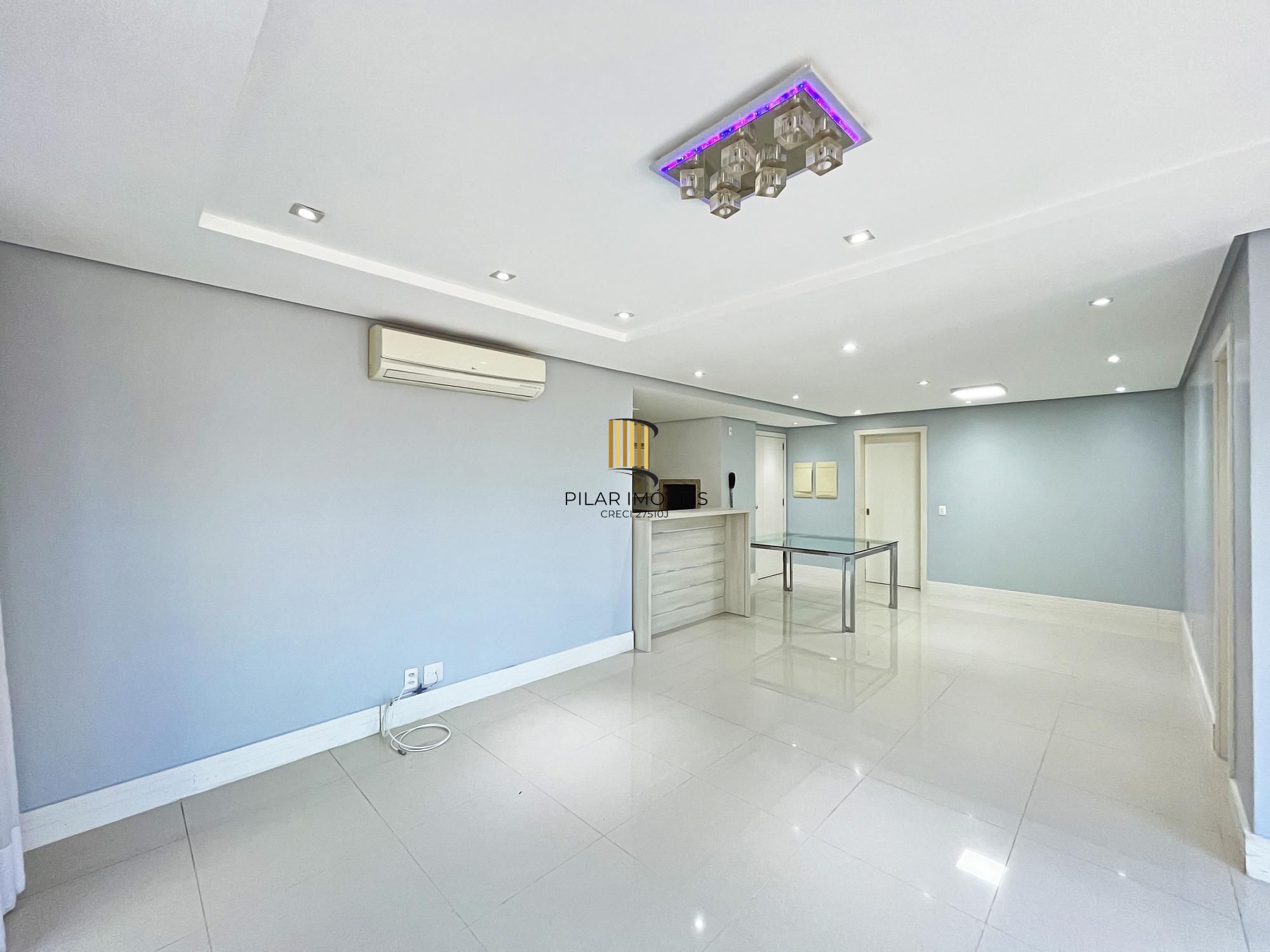Excelente Apto com 102 m² de 3 dormitórios sendo um suíte com duas vagas no Menino Deus