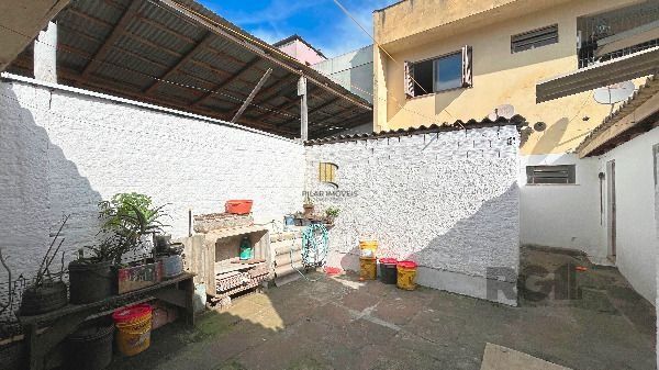 Predio em Porto Alegre, no bairro Hípica, e 0 banheiros, à venda.