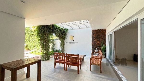 Casa Condominio em Porto Alegre, no bairro Hípica, com 3 dormitório(s), e 3 banheiros, à venda.